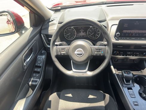 Used 2024 Nissan Rogue SV FWD image 13