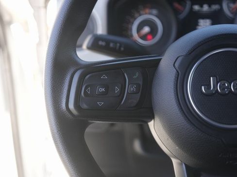 Used 2025 Jeep Gladiator Sport image 22