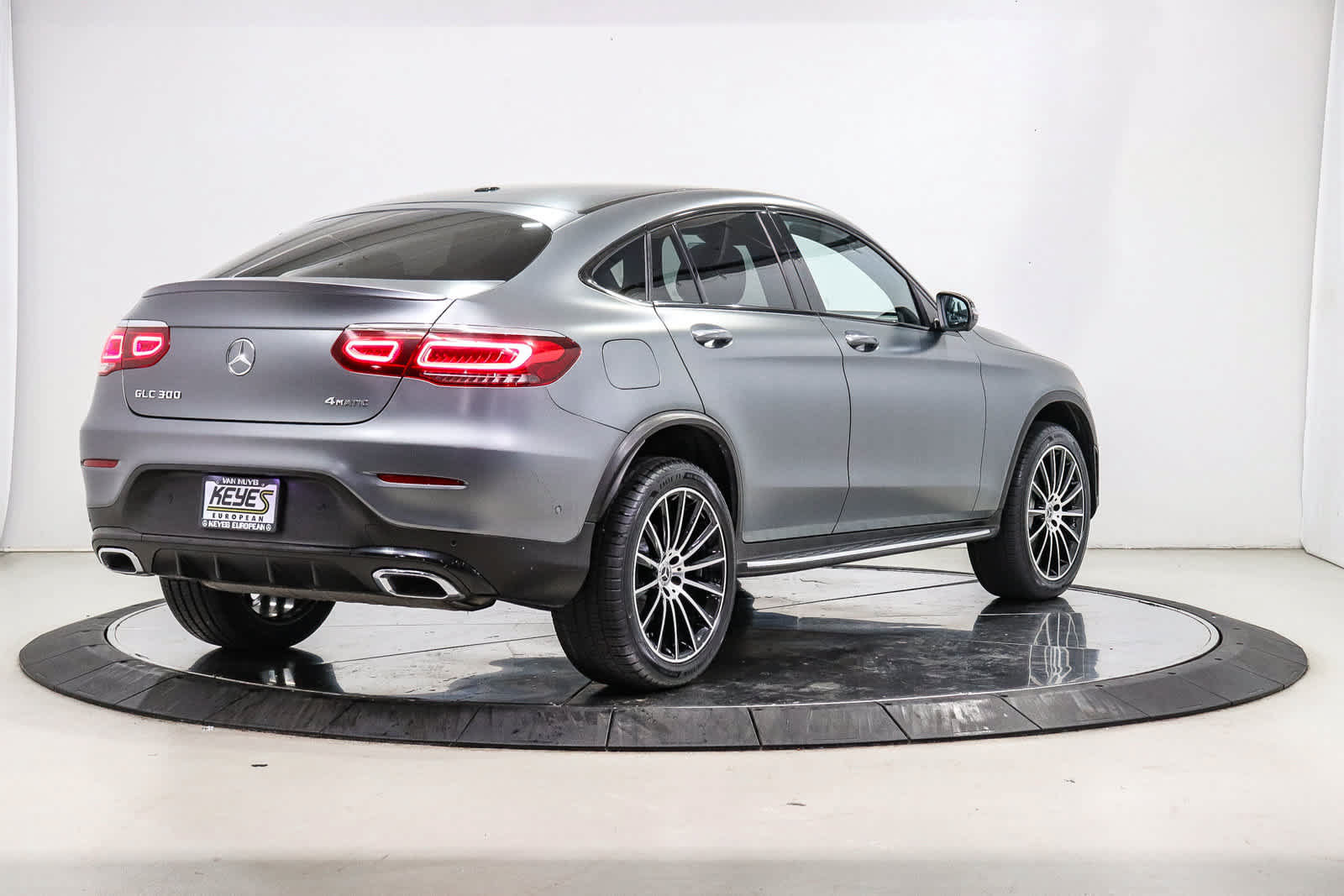 Used 2022 Mercedes-Benz GLC 300 4MATIC Coupe image 4
