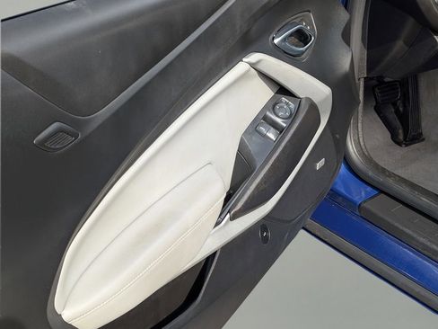 Used 2020 Chevrolet Camaro LT w/ Technology Package image 15