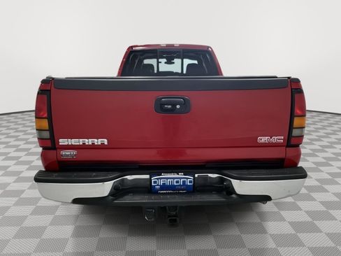 Used 2005 GMC Sierra 3500 SLT w/ Heavy-Duty Power Package AWD/4WD image 4