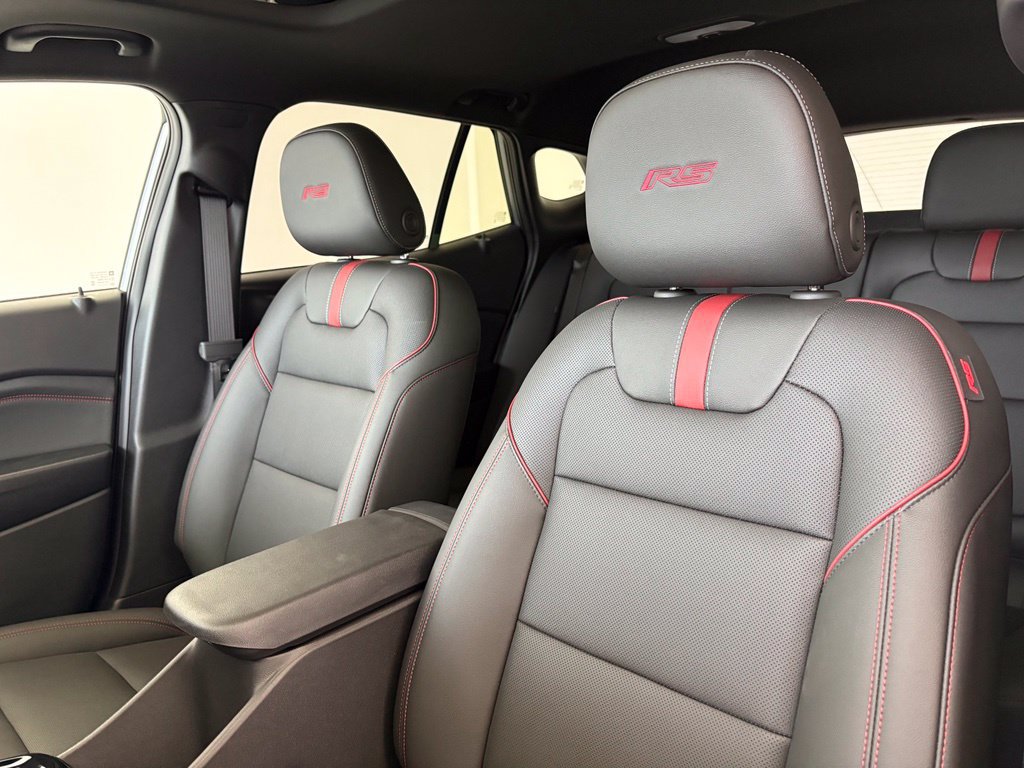 New 2026 Chevrolet Trax RS w/ Sunroof Package FWD image 32
