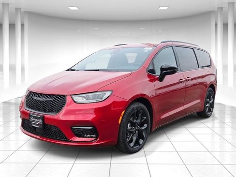 New 2026 Chrysler Pacifica Select w/ S Appearance Package FWD image 7