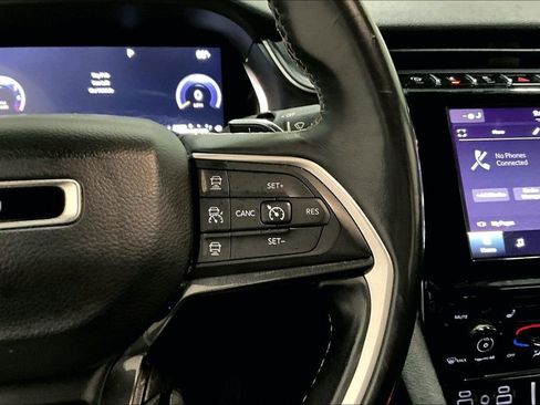 Used 2022 Jeep Grand Cherokee L Laredo image 12