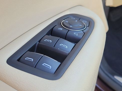 Used 2017 Cadillac XT5 Luxury w/ Driver Awareness Package image 23