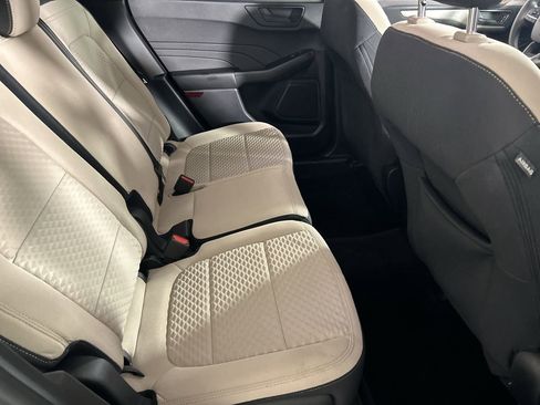 Used 2022 Ford Escape SE image 25