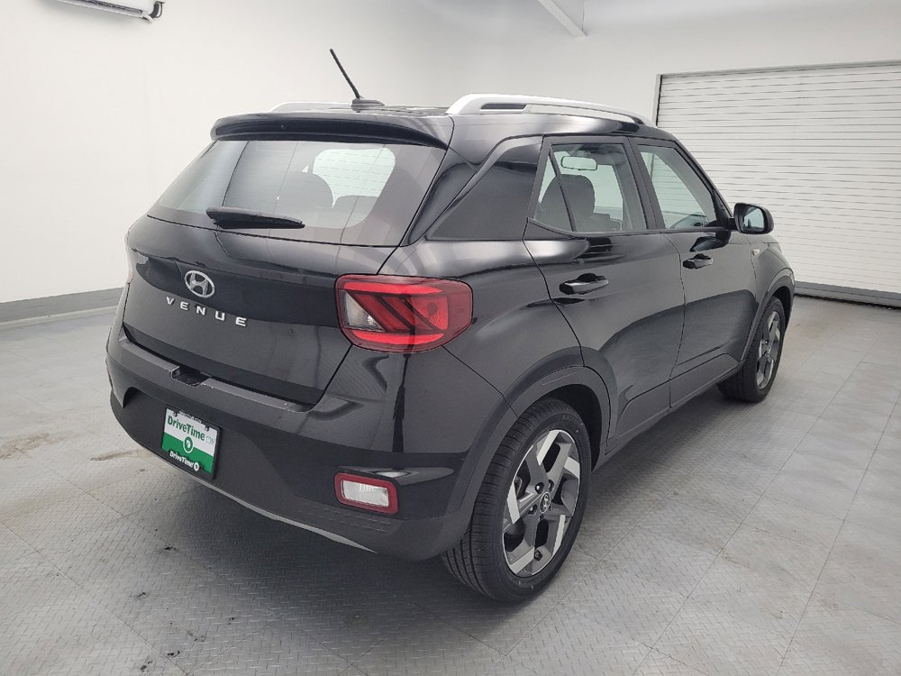 Used 2023 Hyundai Venue SEL FWD image 9
