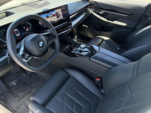 Used 2025 BMW 530i image 19