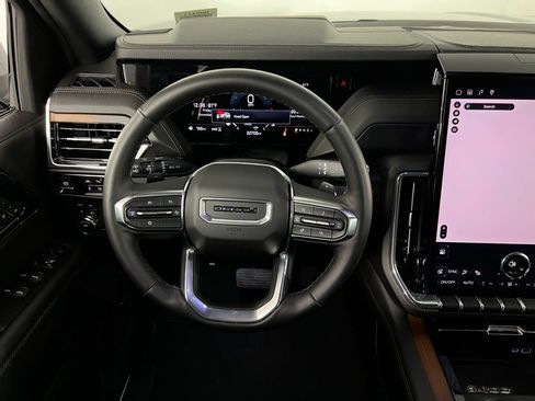 Used 2025 GMC Yukon Denali image 14