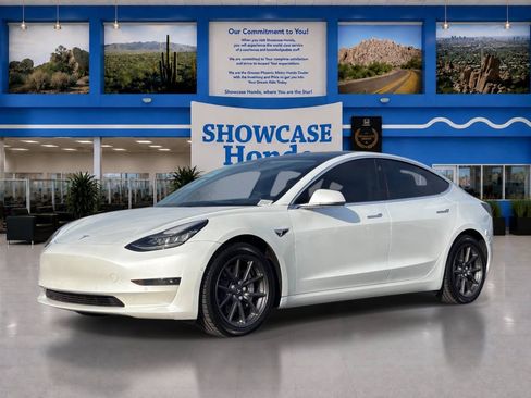 Used 2020 Tesla Model 3 Standard Range RWD image 2