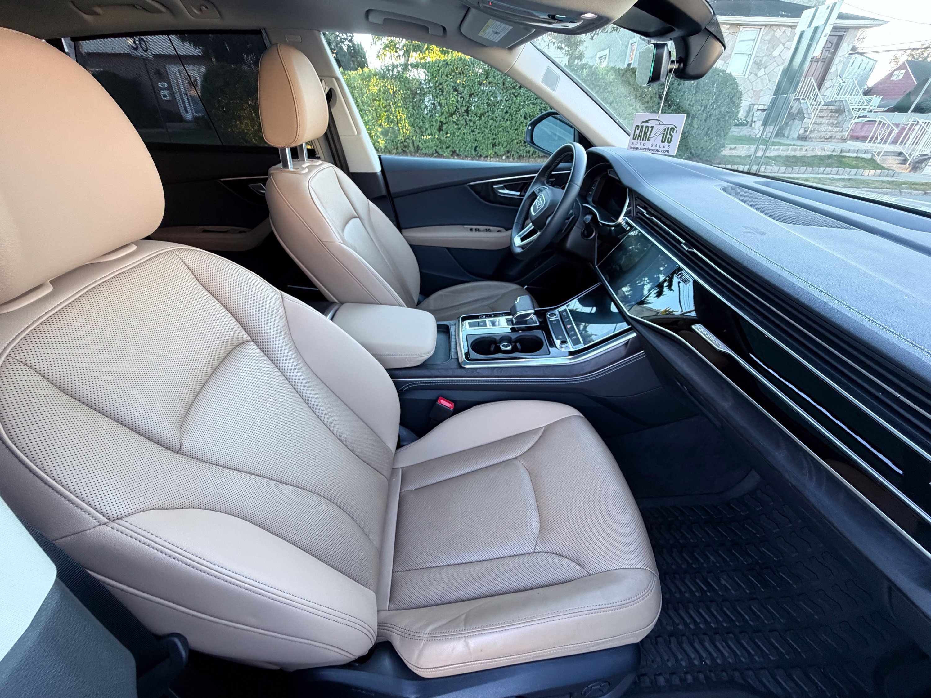 Used 2024 Audi Q8 Premium Plus AWD/4WD image 21