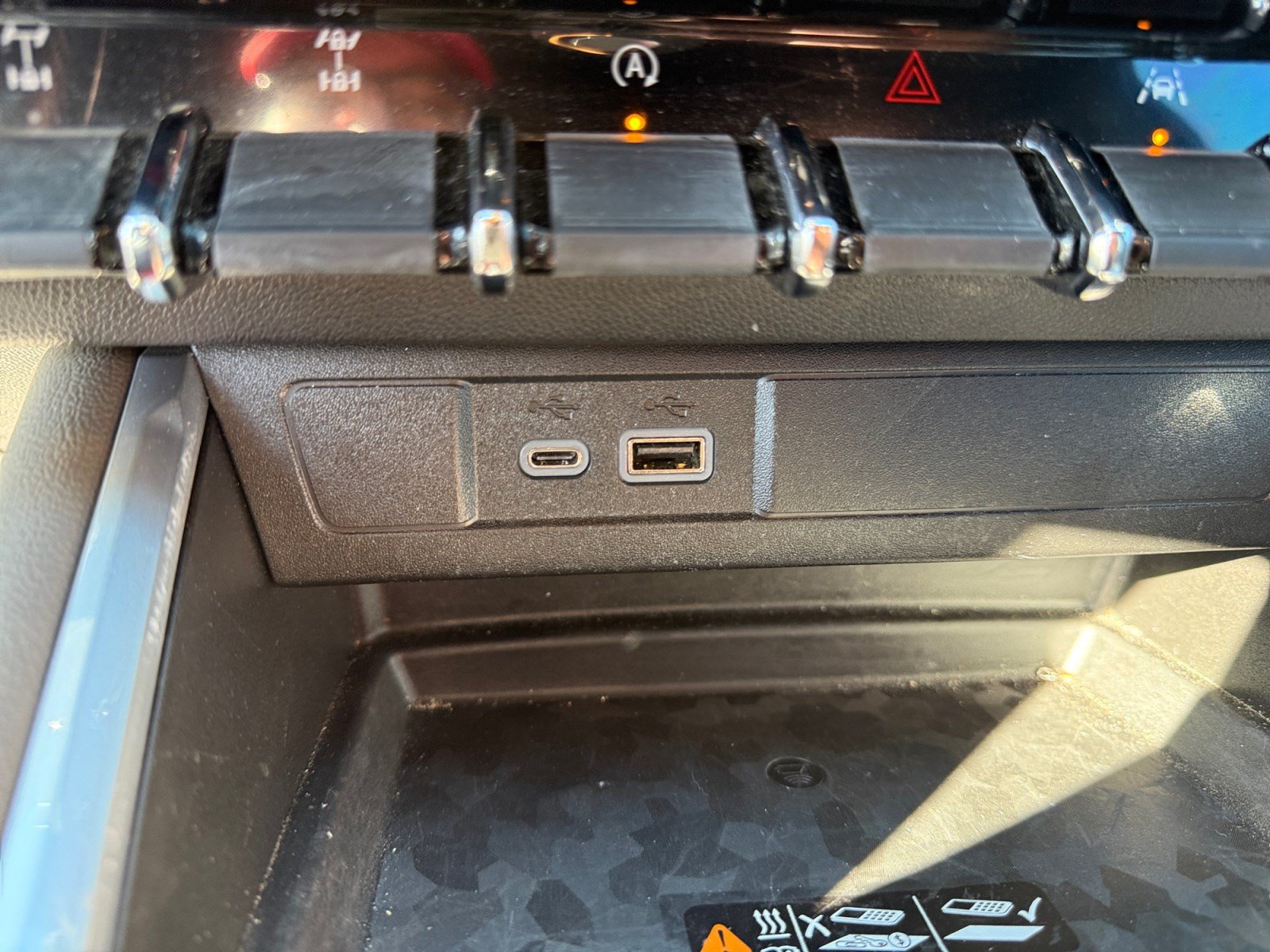 Used 2025 Chevrolet Colorado ZR2 w/ Technology Package AWD/4WD image 29