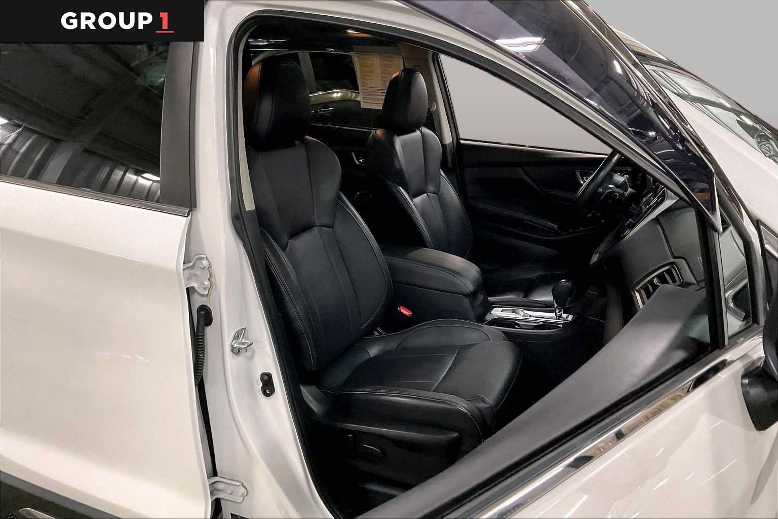 Used 2023 Subaru Ascent Limited w/ Technology Package AWD/4WD image 9