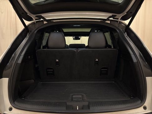 Used 2023 Acura MDX A-Spec image 9