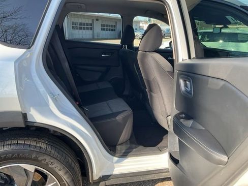 Used 2024 Nissan Rogue SV AWD/4WD image 60