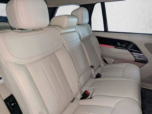 Used 2025 Land Rover Range Rover Long Wheelbase SE AWD/4WD image 23