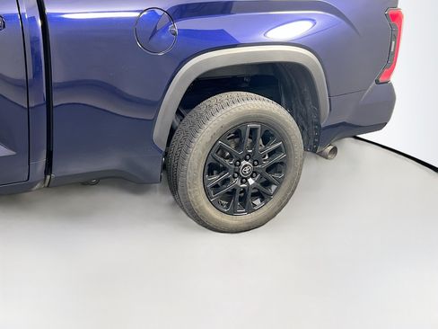 Used 2025 Toyota Tundra Limited AWD/4WD image 31