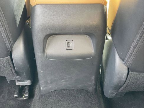 Used 2024 Nissan Sentra SV w/ SV Premium Package image 16