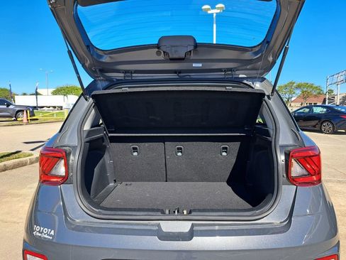 Used 2025 Hyundai Venue SEL image 24