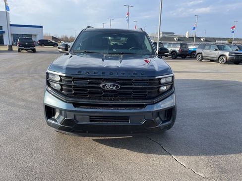 New 2026 Ford Expedition Max Platinum image 3