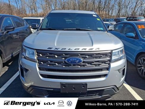 Used 2018 Ford Explorer XLT w/ Equipment Group 202A image 2