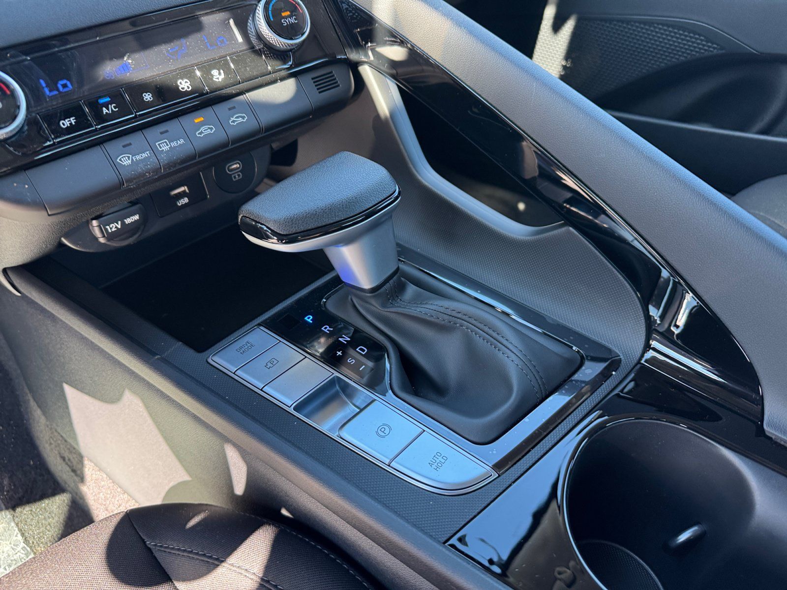 New 2026 Hyundai Elantra Hybrid FWD image 29