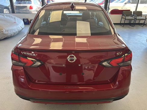 Used 2020 Nissan Versa SV w/ Trunk Package FWD image 10