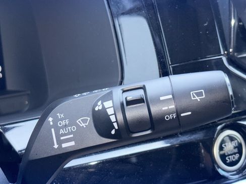 Certified 2022 Nissan Pathfinder Platinum w/ Cargo Package FWD image 13