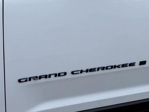 Used 2023 Jeep Grand Cherokee Trailhawk image 10