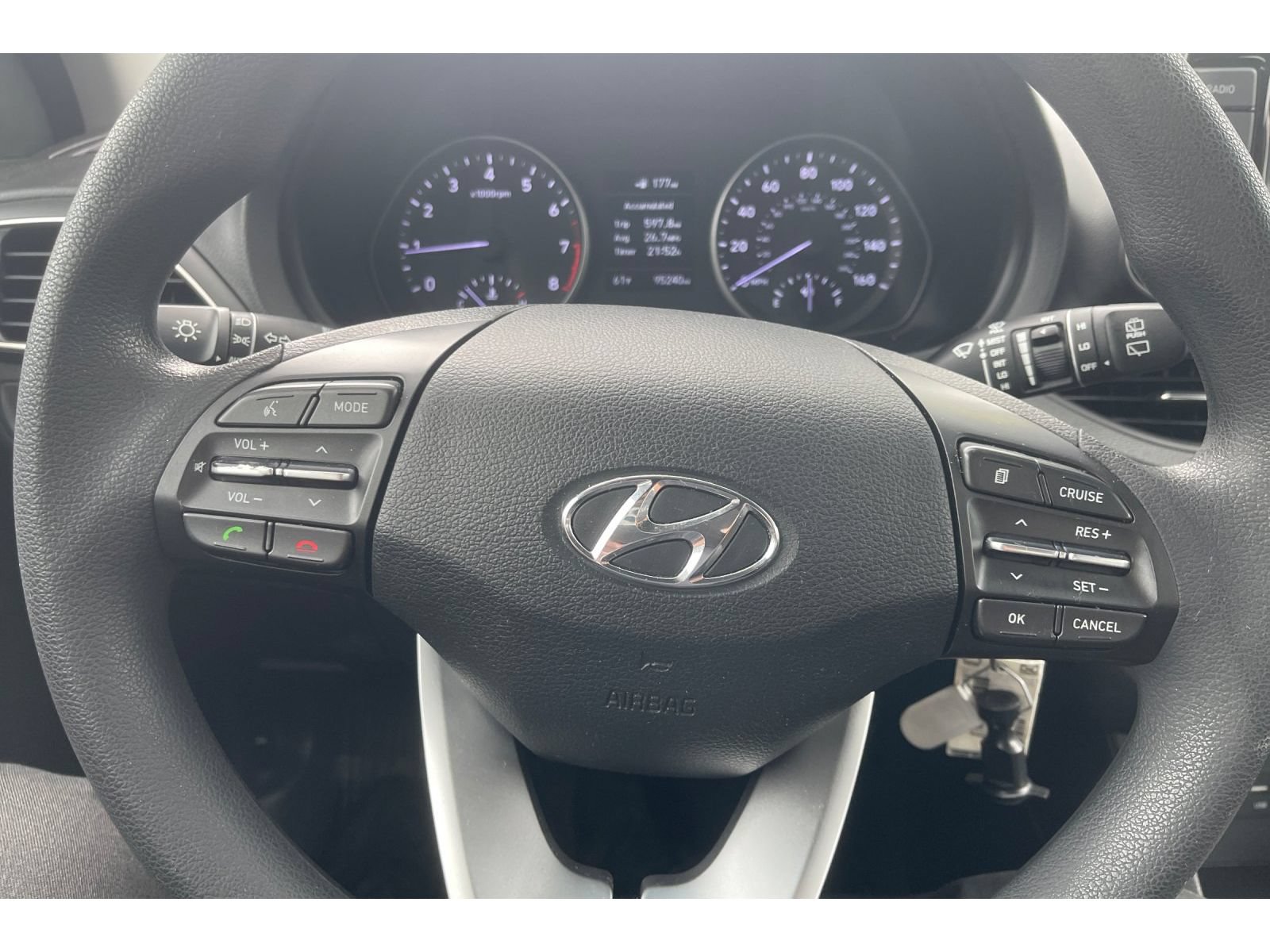 Used 2018 Hyundai Elantra GT FWD image 31