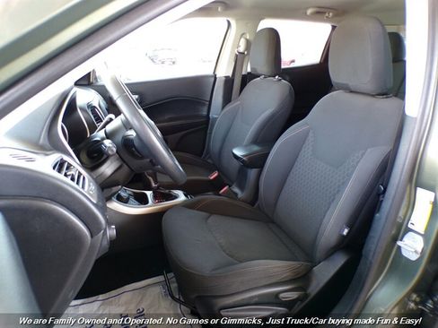 Used 2019 Jeep Compass Sport w/ Tech Group AWD/4WD image 17