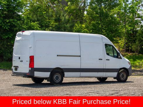 Used 2021 Mercedes-Benz Sprinter 2500 image 8