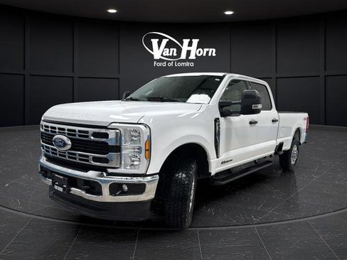 Used 2024 Ford F350 XLT AWD/4WD image 7