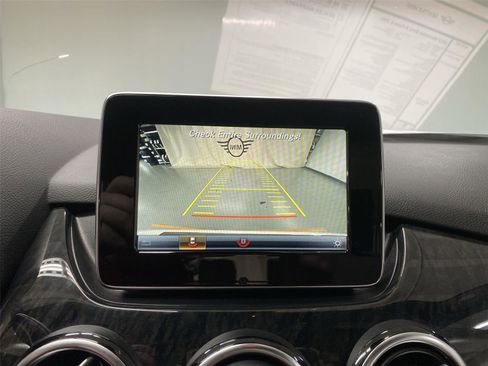 Used 2017 Mercedes-Benz B 250e image 26