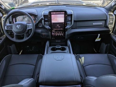 New 2026 RAM 2500 Laramie AWD/4WD image 15