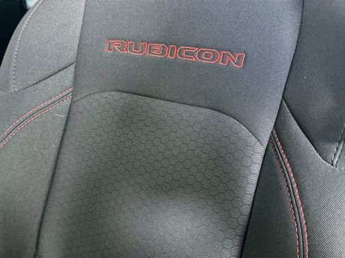 Used 2023 Jeep Wrangler Unlimited Rubicon w/ Cold Weather Group AWD/4WD image 19