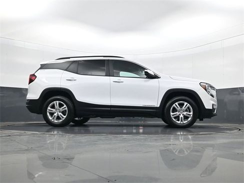 Used 2022 GMC Terrain SLE w/ Driver Convenience Package image 24