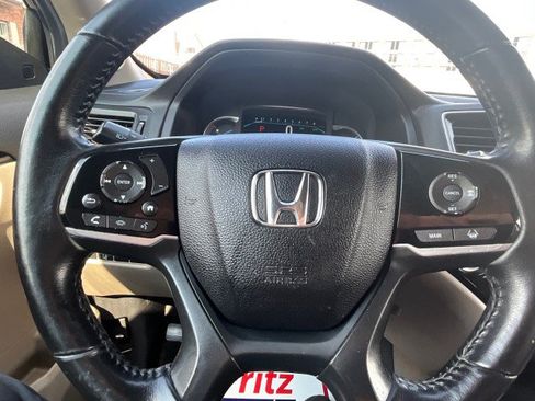 Used 2021 Honda Pilot Touring image 12