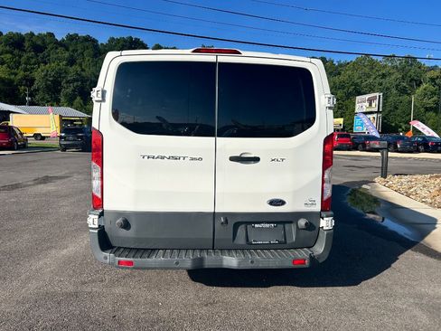 Used 2017 Ford Transit 350 XLT RWD image 4