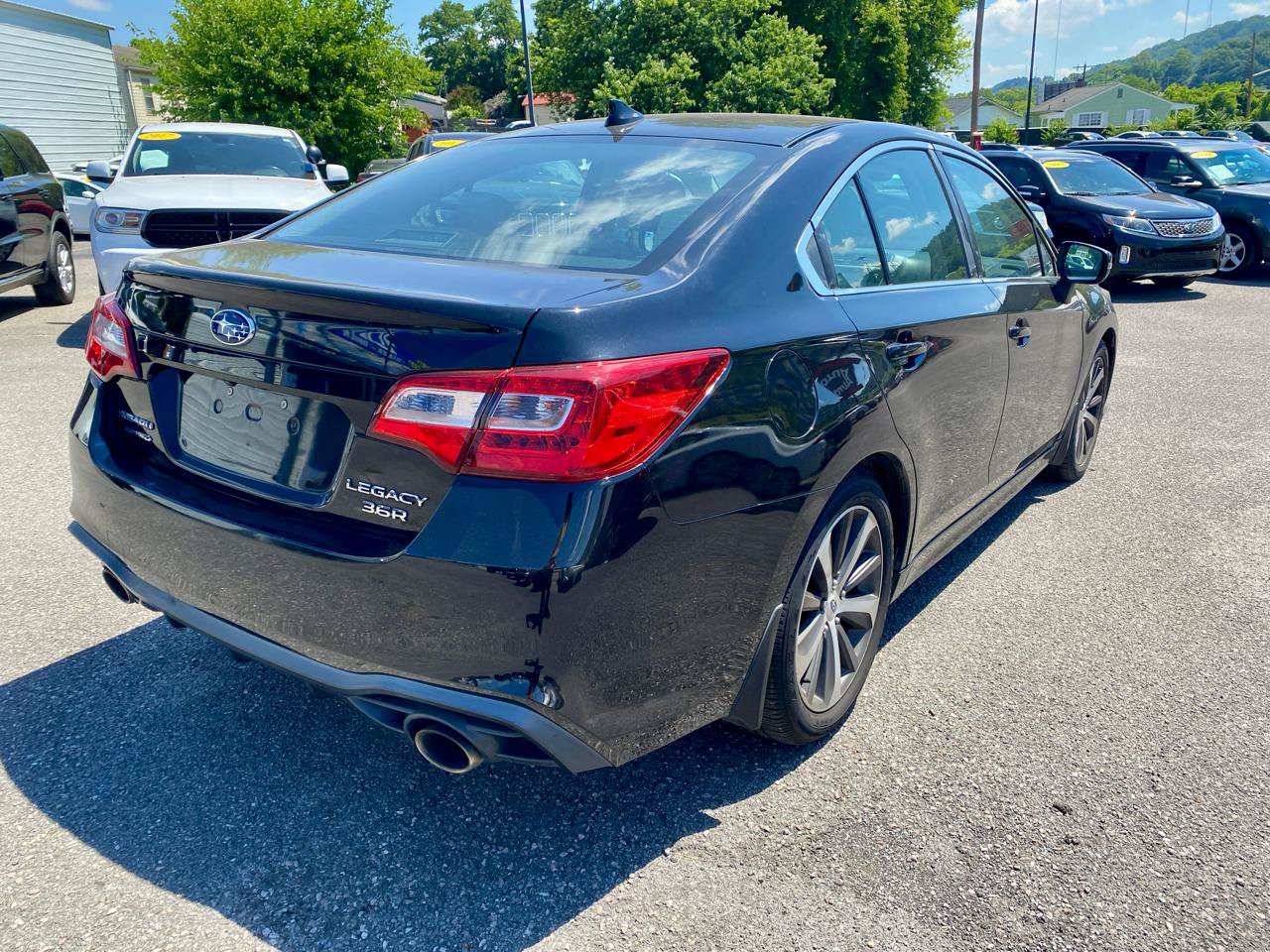 Used 2018 Subaru Legacy 3.6R Limited AWD/4WD image 7
