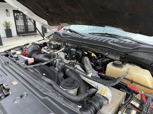 Used 2017 Ford F550 4x4 Crew Cab Super Duty image 16