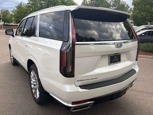 Certified 2023 Cadillac Escalade Premium Luxury Platinum w/ LPO, Radiant Package AWD/4WD image 3