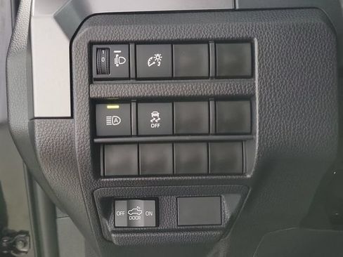 Used 2025 Toyota Tacoma SR5 AWD/4WD image 23