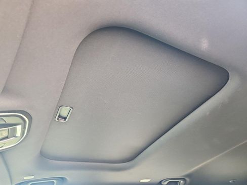 Used 2022 Jeep Grand Cherokee L Laredo RWD image 18