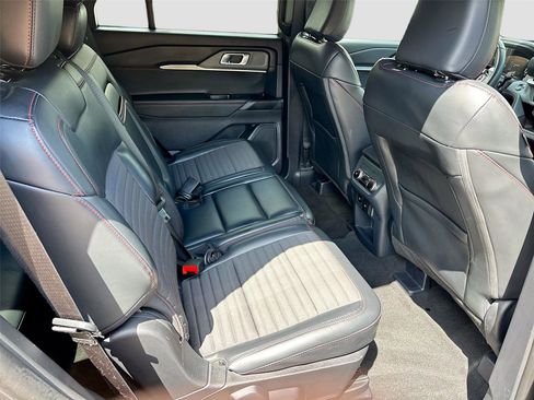 Used 2025 Ford Explorer ST-Line w/ ST-Line Street Pack AWD/4WD image 29