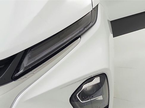 Used 2025 Chevrolet Blazer LT FWD image 33