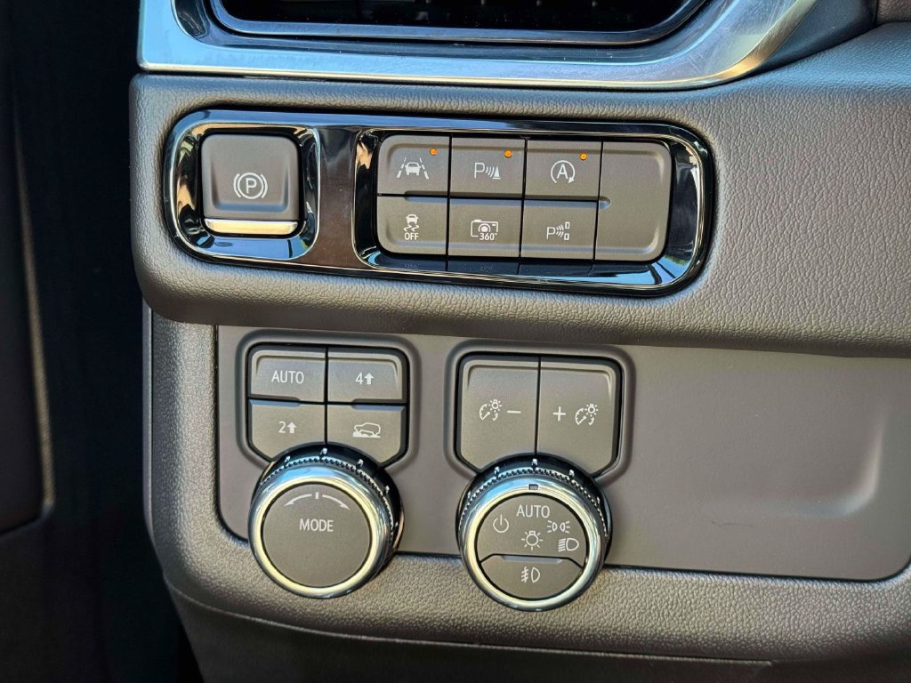 Used 2026 GMC Yukon XL Denali w/ Sun & Power Step Package AWD/4WD image 22