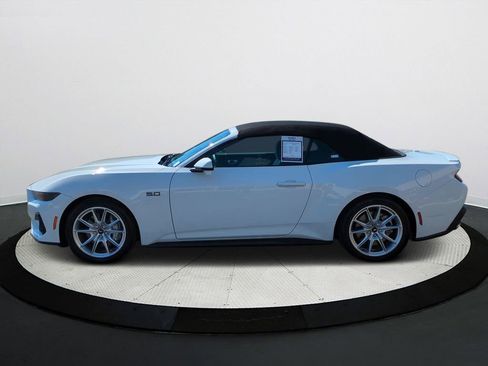 Used 2025 Ford Mustang GT Premium image 38