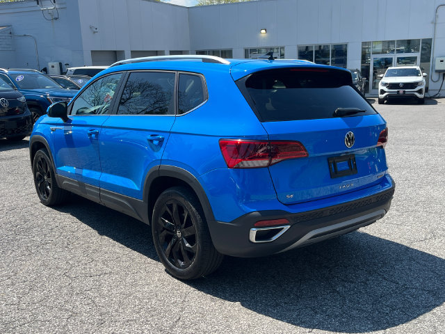 Used 2023 Volkswagen Taos SE w/ Panoramic Sunroof Package AWD/4WD image 4