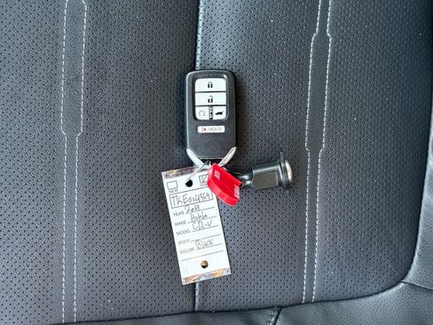 Used 2019 Honda CR-V Touring image 29